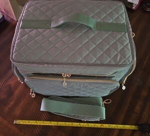 Elegant Green Quilted Women's Bag